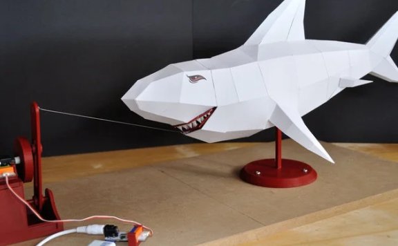 游泳鲨鱼 (动态玩具) 纸模图纸