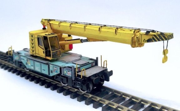 Kirow Multi tasker 100 轨道起重机 纸模型图纸