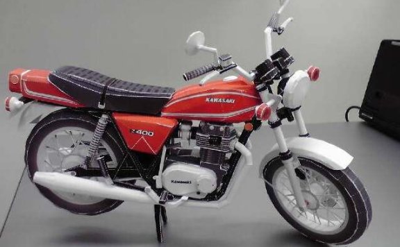 川崎 Z400B1摩托车 纸模型图纸